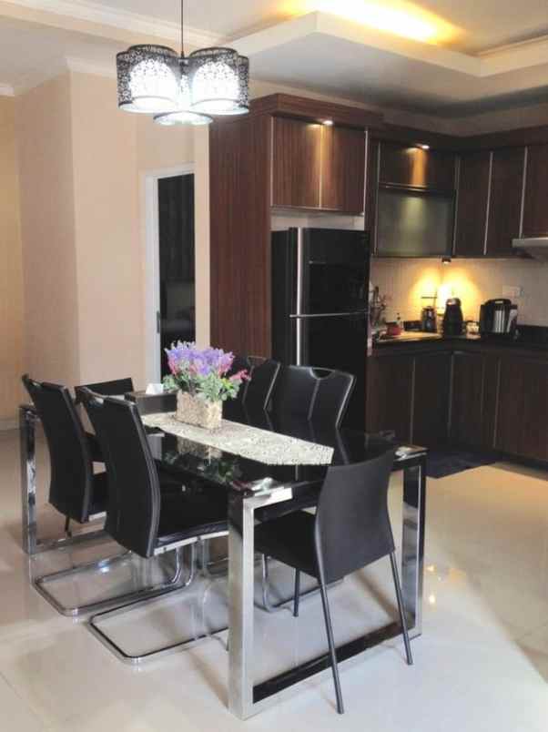 dijual rumah jl cisaranten kulon