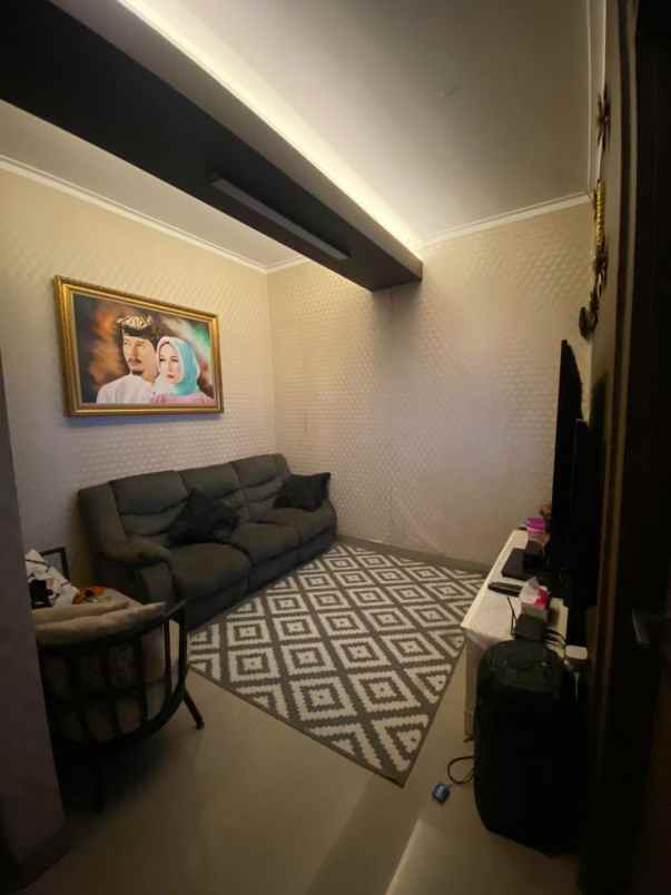 dijual rumah jl ciwaruga kec parongpong