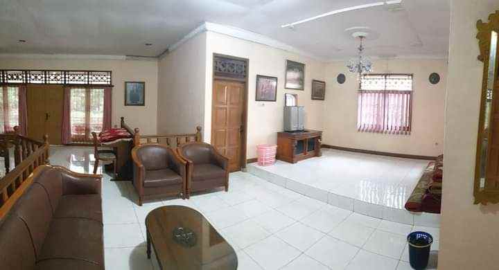 dijual rumah jl h mustofa kukusan kec