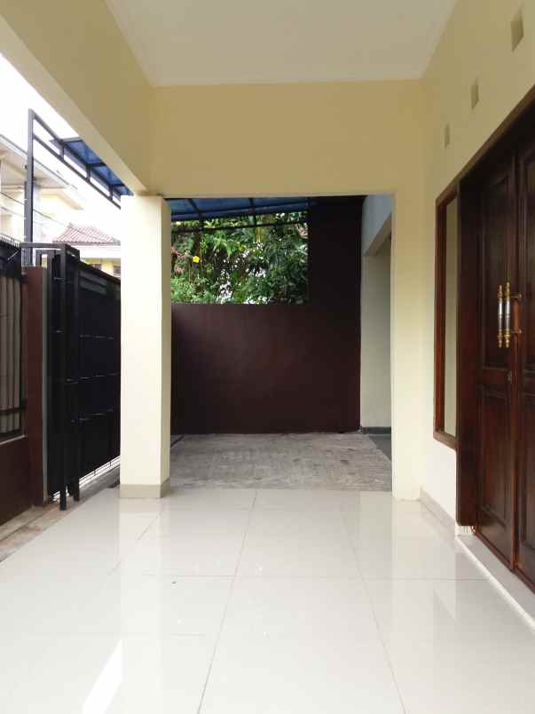 dijual rumah jl h nawi