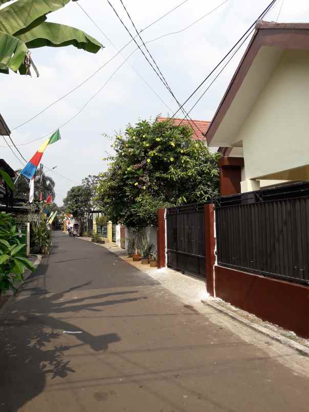 dijual rumah jl h nawi