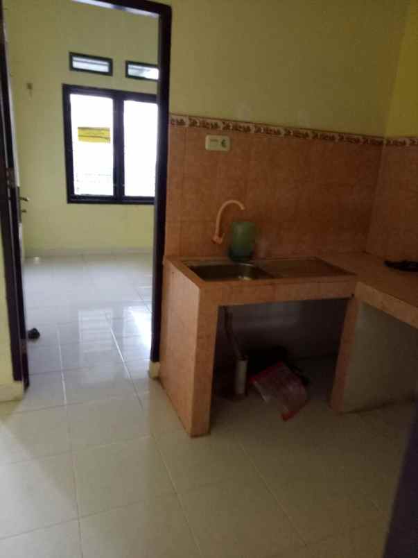 dijual rumah jl hr soebrantas perum