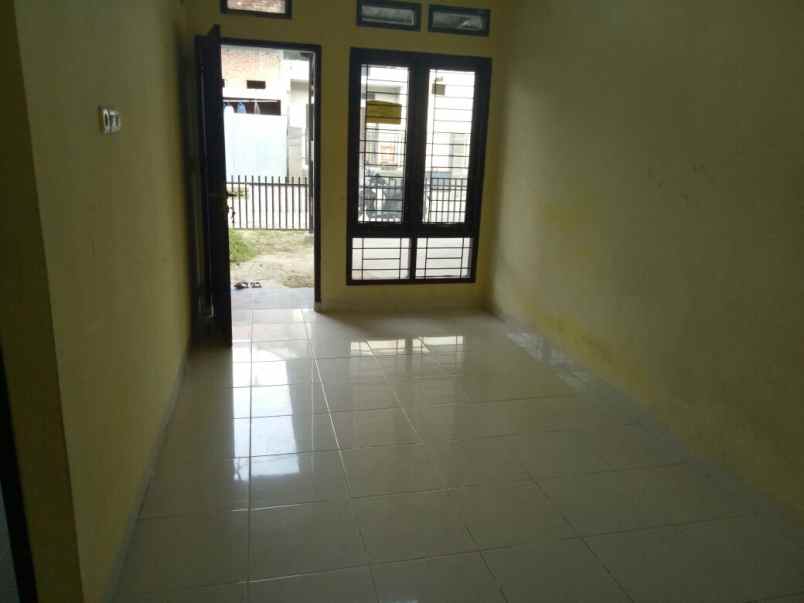 dijual rumah jl hr soebrantas perum