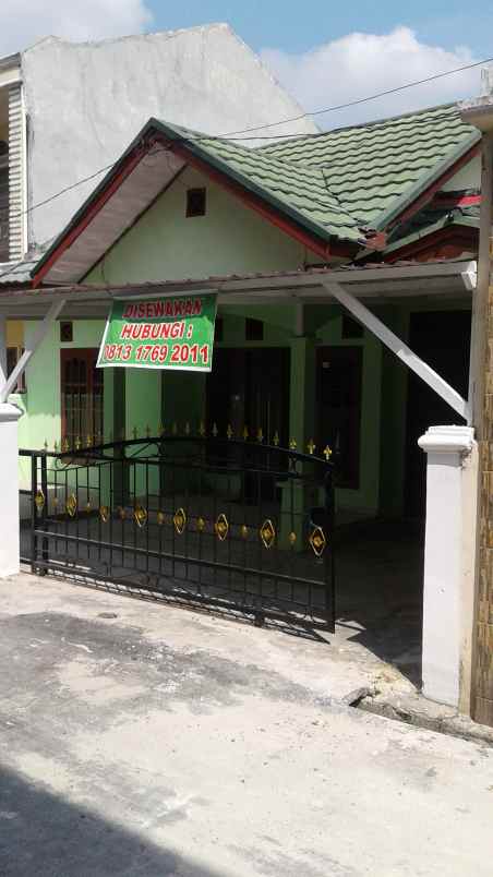 dijual rumah jl hr soebrantas perum