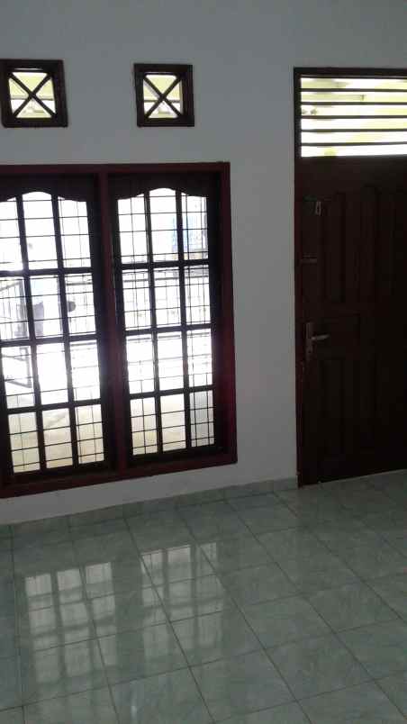 dijual rumah jl hr soebrantas perum