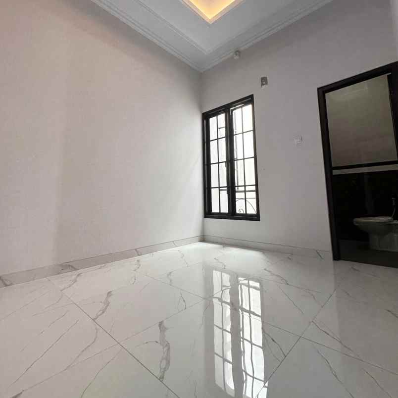 dijual rumah jl jatipadang poncol iii