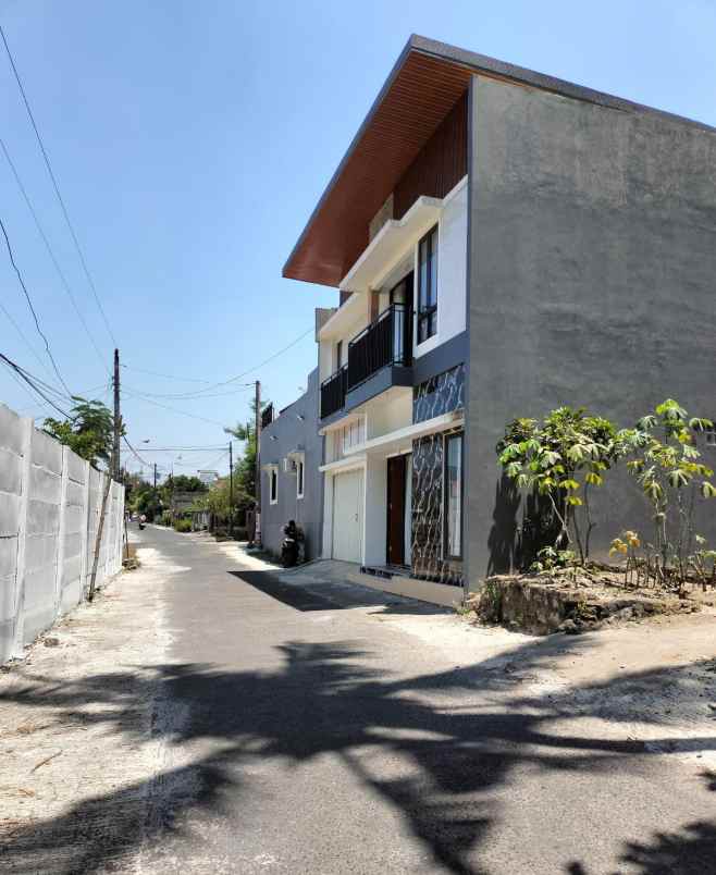 dijual rumah jl kaliurang km 13
