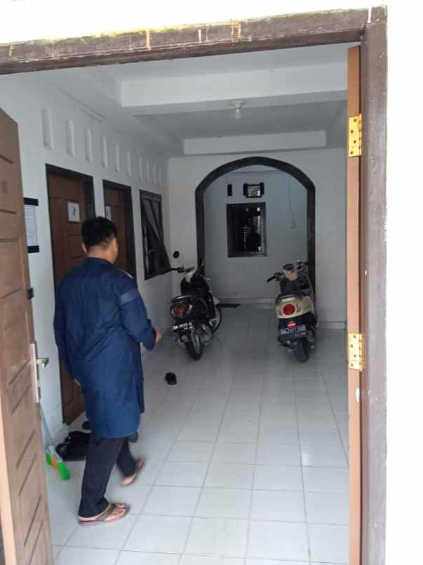 dijual rumah jl karya 1