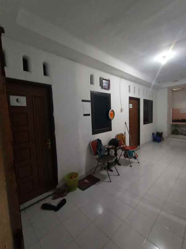 dijual rumah jl karya 1