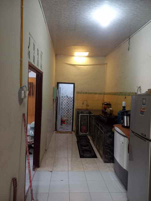 dijual rumah jl karya 1