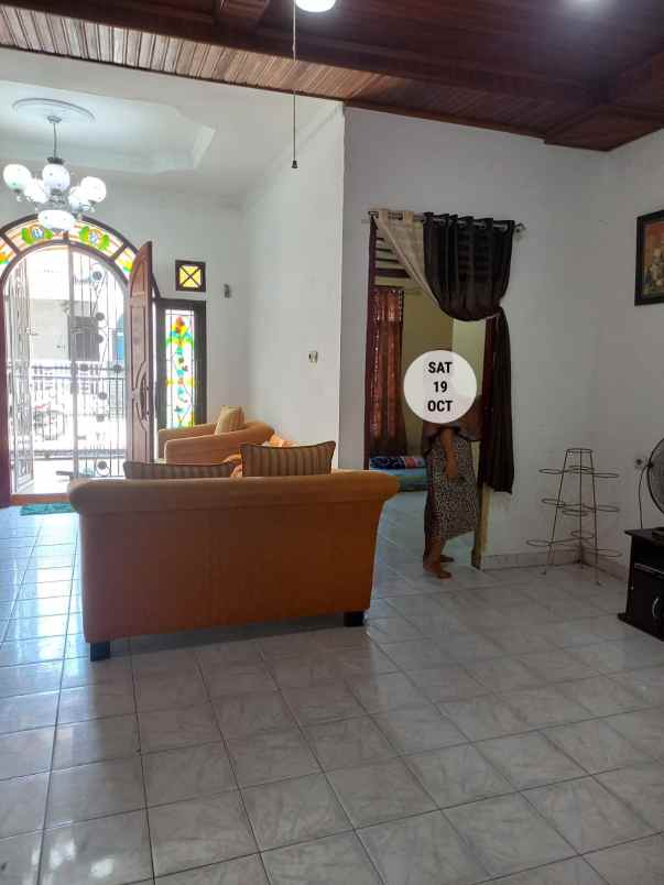 dijual rumah jl karya 1