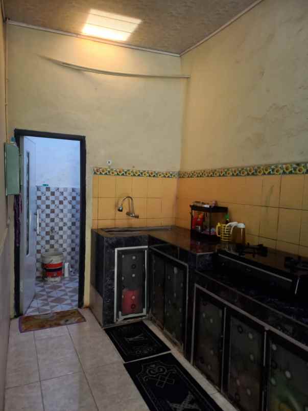 dijual rumah jl karya 1