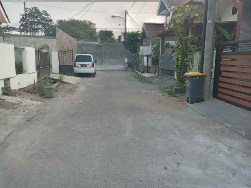 dijual rumah jl komplek telkom