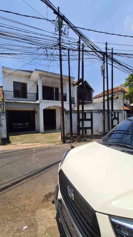 dijual rumah jl kramat batu