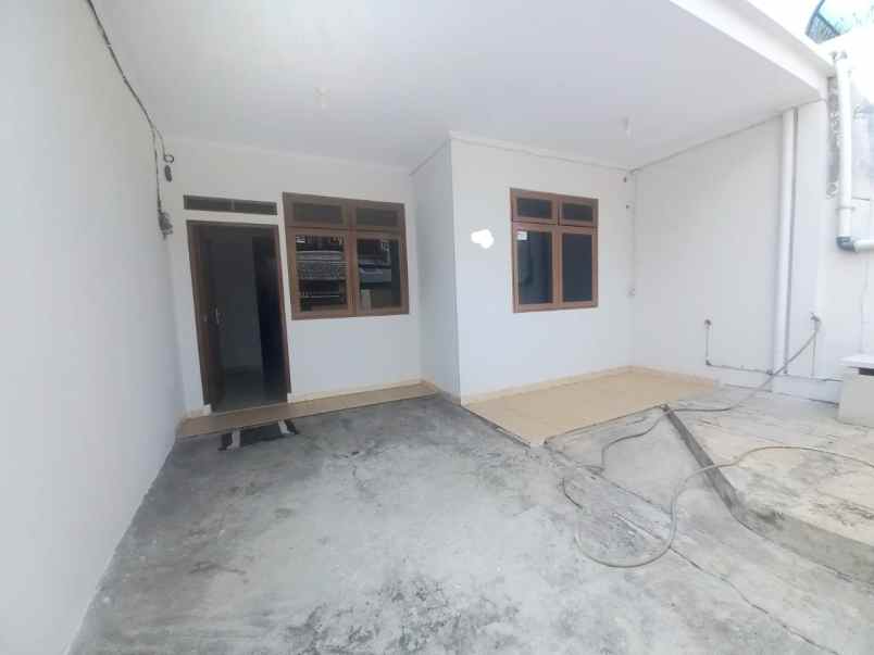 dijual rumah jl lingkar duren sawit