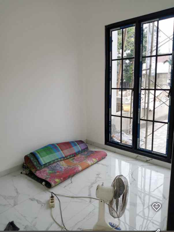 dijual rumah jl mabes hankam