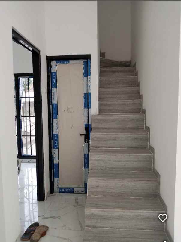 dijual rumah jl mabes hankam