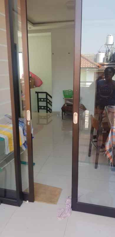 dijual rumah jl merkuri tata surya