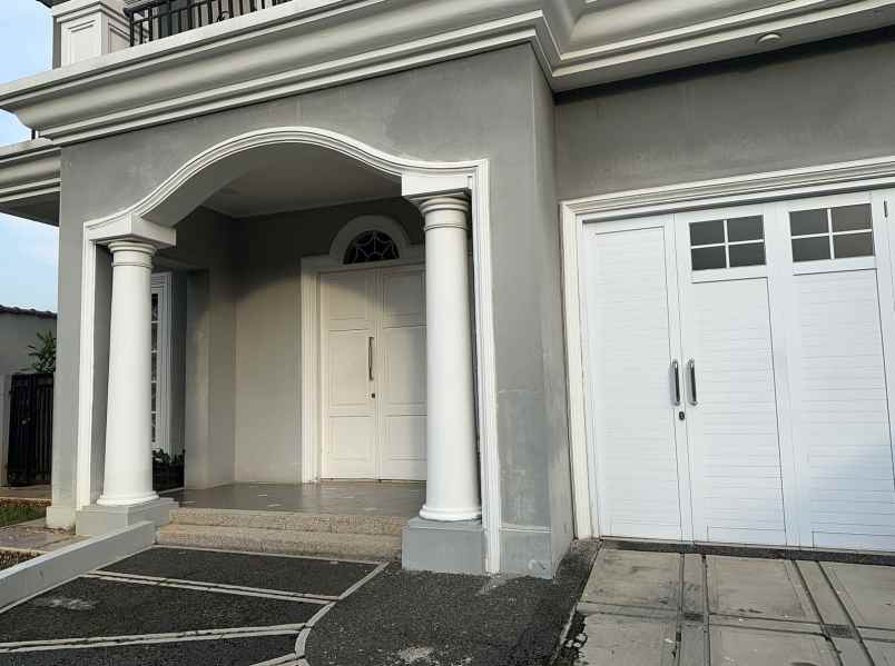 dijual rumah jl mozart boulevard