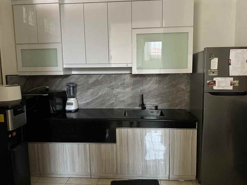 dijual rumah jl mozart boulevard