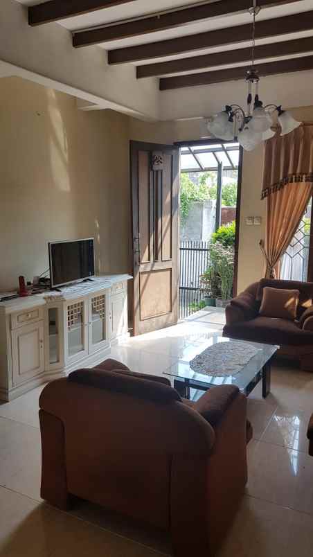 dijual rumah jl mulya sukajadi