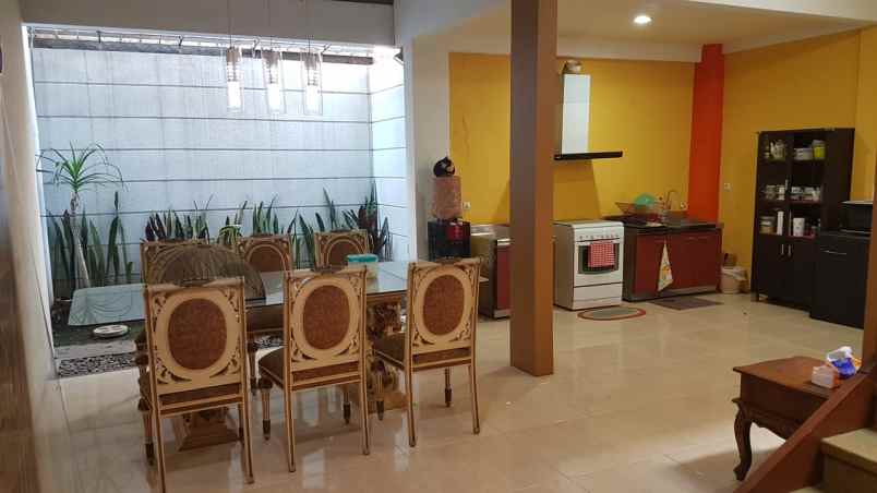 dijual rumah jl mulya sukajadi