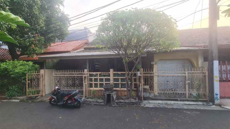 dijual rumah jl pulogebang cakung