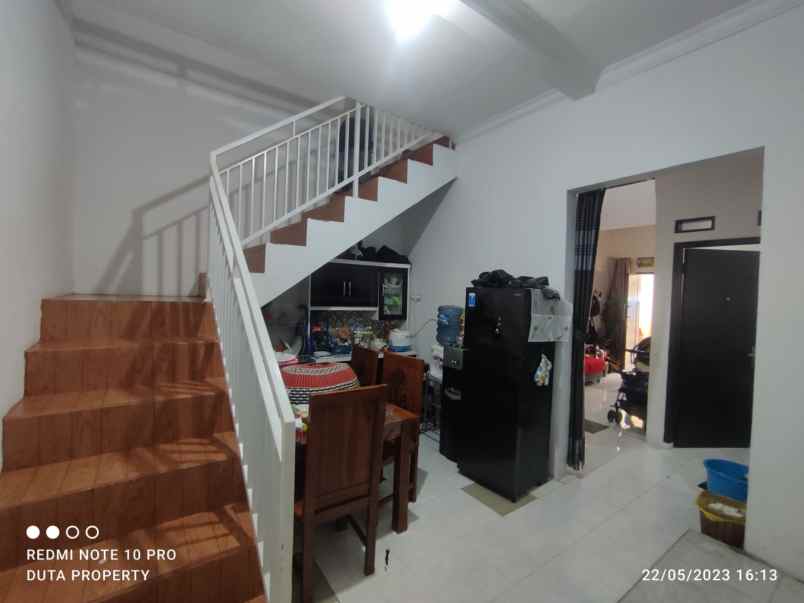 dijual rumah jl puri cipageran indah