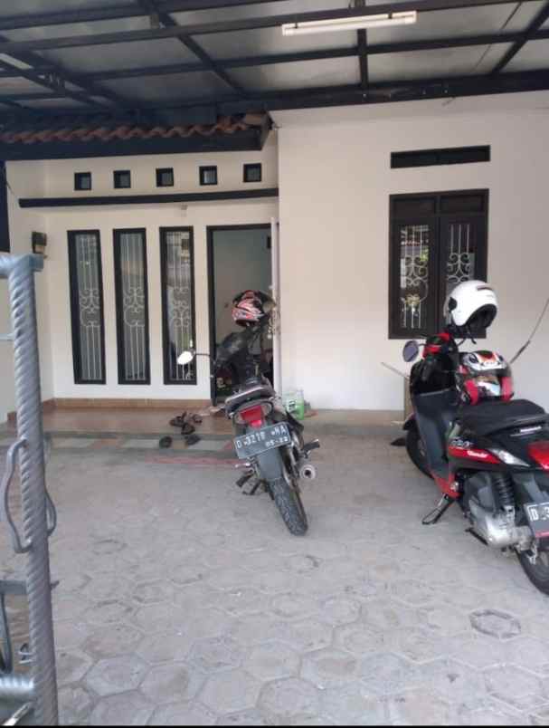 dijual rumah jl rancabolang margahayu