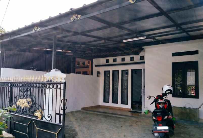 dijual rumah jl rancabolang margahayu