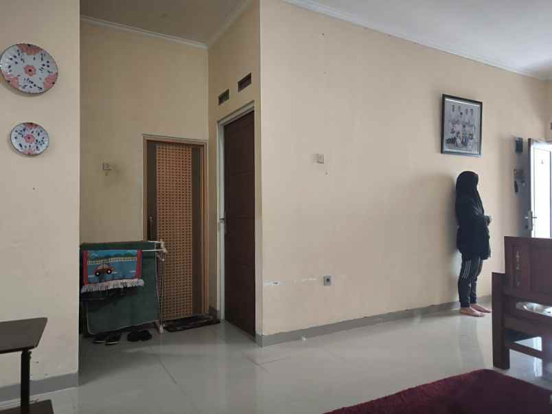 dijual rumah jl raya ciracas jakarta timur