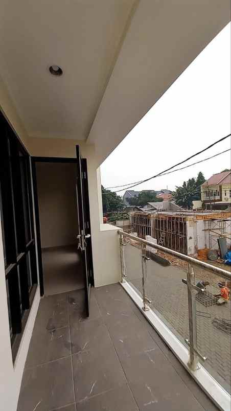 dijual rumah jl raya kodau jatirahayu