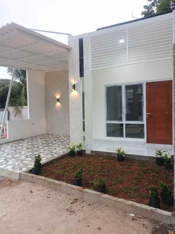 dijual rumah jl raya mess al rt 001 rw