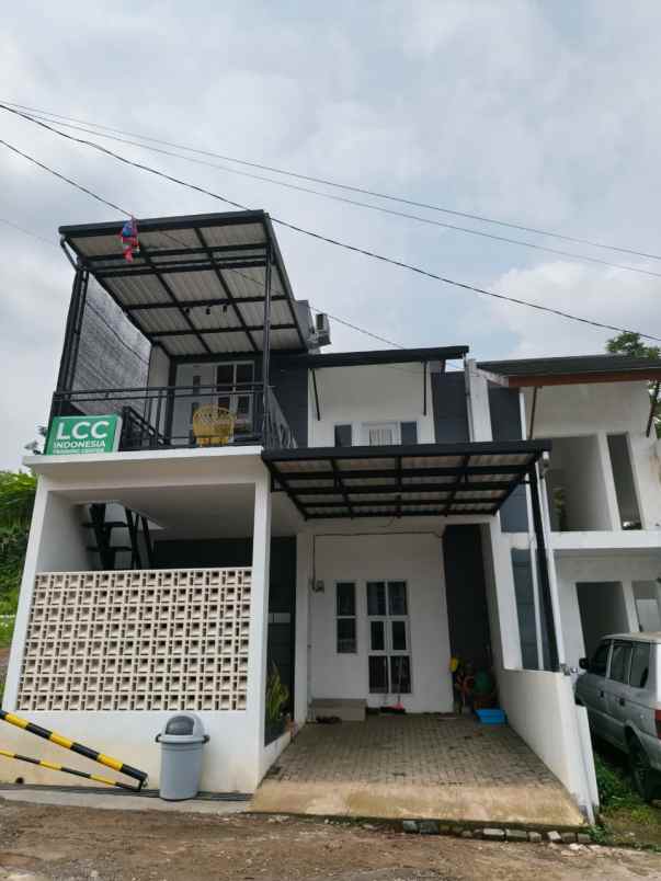 dijual rumah jl sekesalam cilengkrang