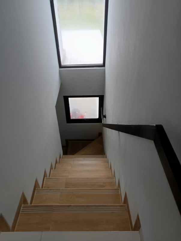 dijual rumah jl soekarno hatta no 783