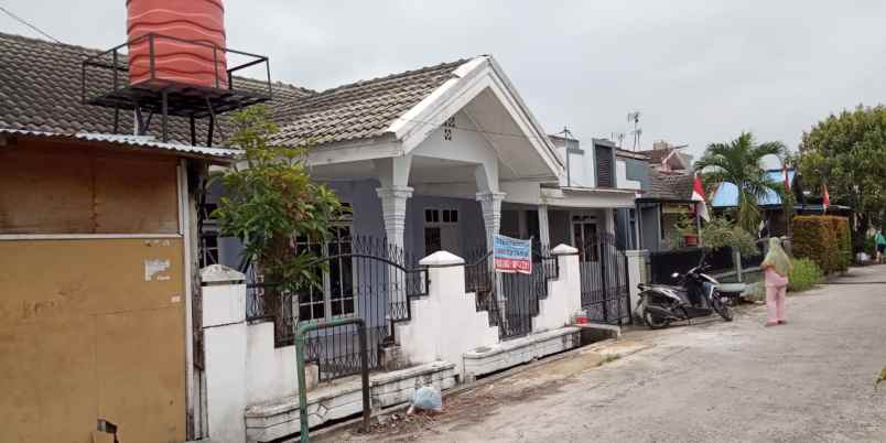 dijual rumah jl soekarno hatta perum