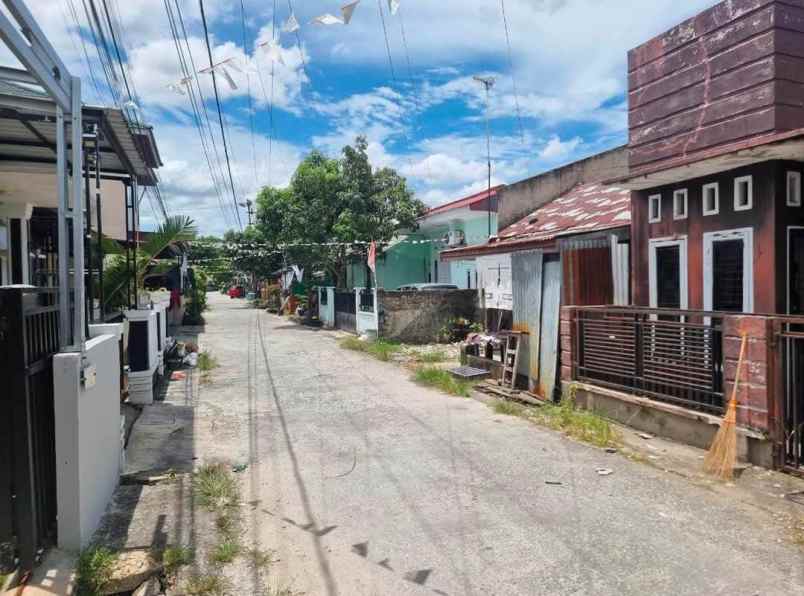 dijual rumah jl suka karya