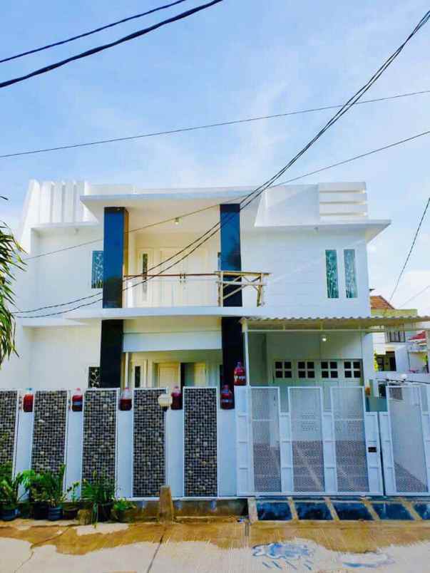 dijual rumah jl taman rahayu