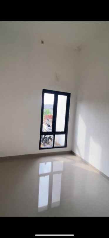 dijual rumah jl tpu karet cipayung