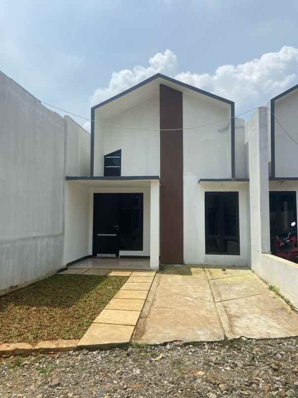 dijual rumah jl tpu karet cipayung