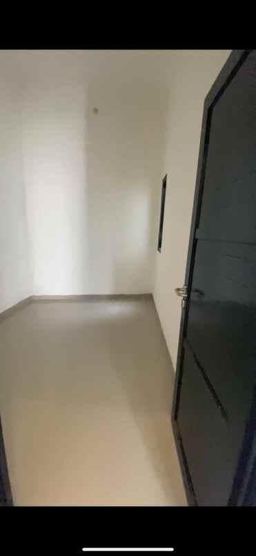 dijual rumah jl tpu karet cipayung