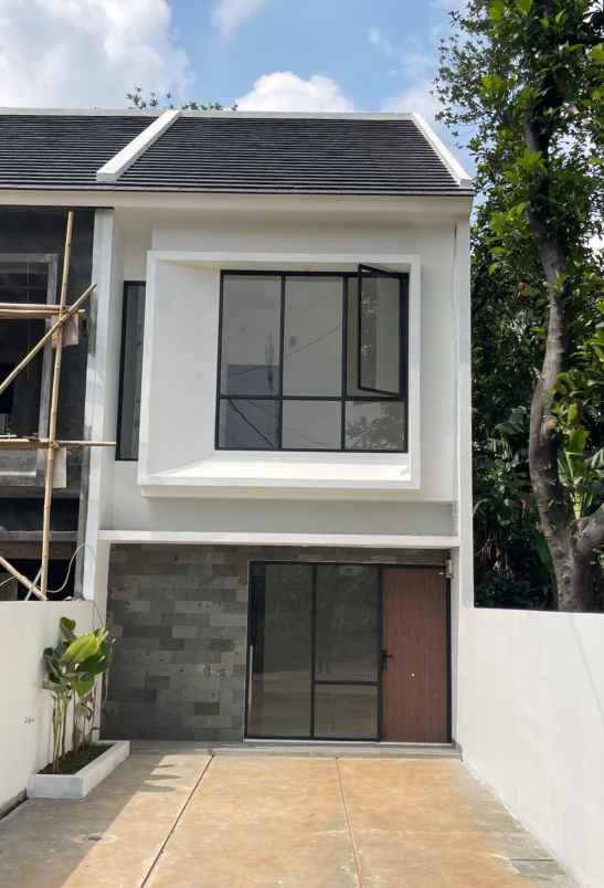 dijual rumah jl wibawa mukti jati asih