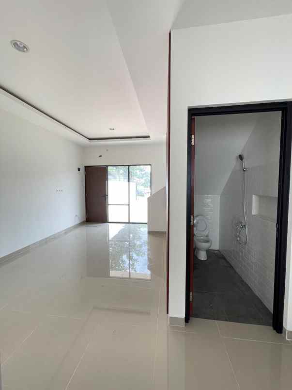 dijual rumah jl wibawa mukti jati asih