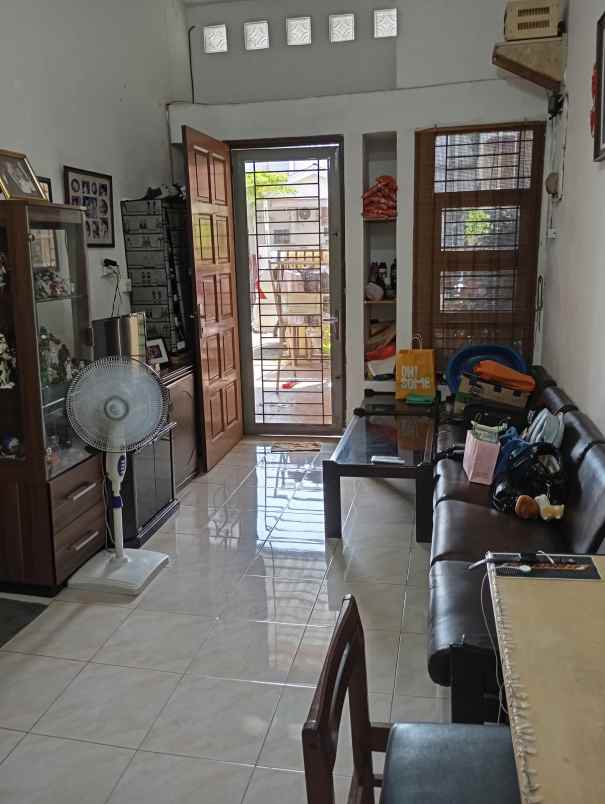 dijual rumah jln suluh medan