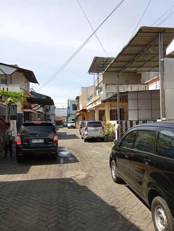 dijual rumah jln suluh medan