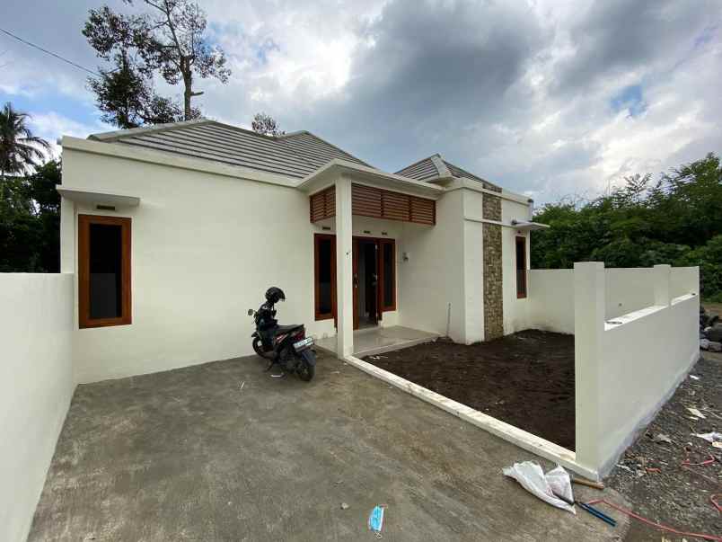 dijual rumah jomblang sendangadi mlati