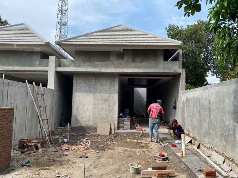 dijual rumah kadirejo purwomartani