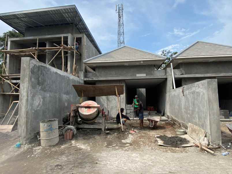 dijual rumah kadirejo purwomartani