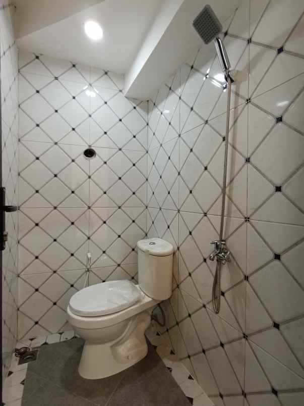 dijual rumah kalimulya 5 menit stasiun