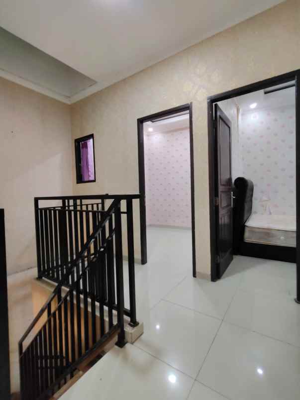 dijual rumah kampung tengah condet jaktim